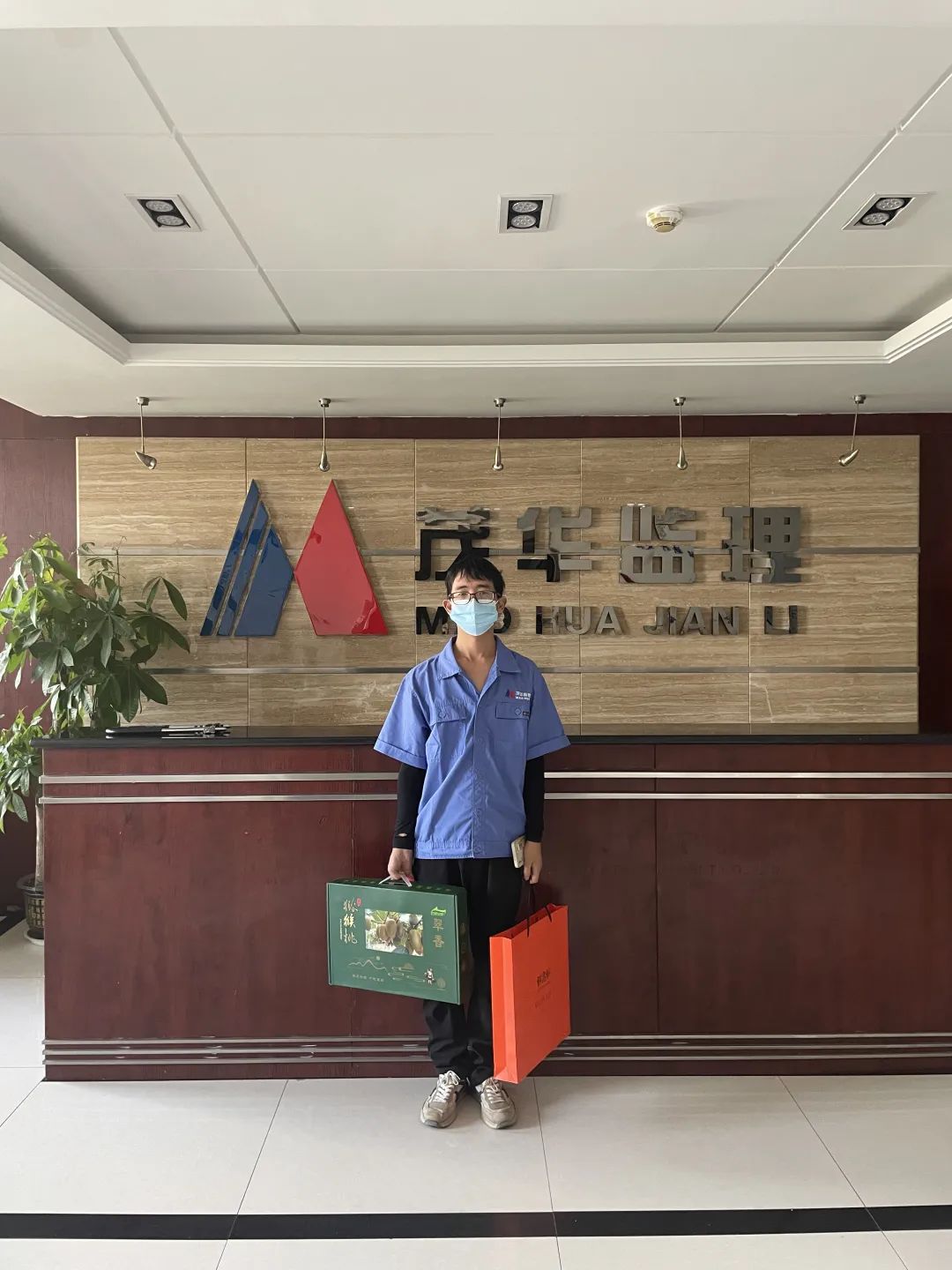 秋風送爽、金桂飄香，中秋節快樂！